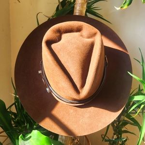 National park style cowboy hat.